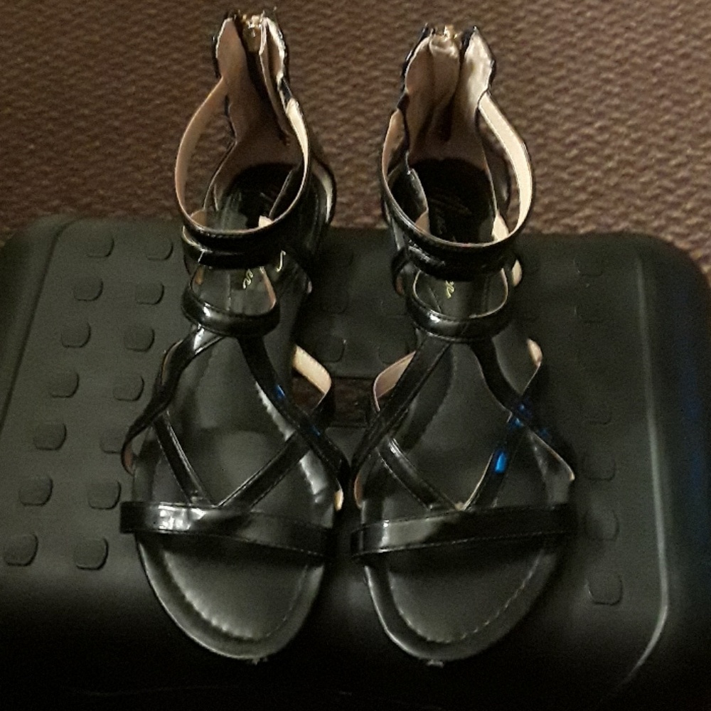 Ladies black patent leather gladiator sandals